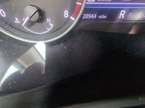 Used 2025 Nissan Sentra SR w/ SR Premium Package FWD image 18