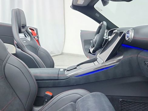 Used 2024 Mercedes-Benz SL 63 AMG 4MATIC image 27