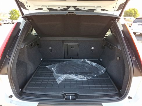 Used 2023 Volvo XC40 B5 Plus w/ Driver Assist Package image 29