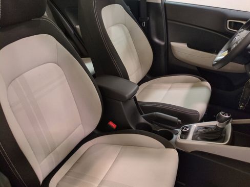 Certified 2023 Hyundai Venue SEL FWD image 11