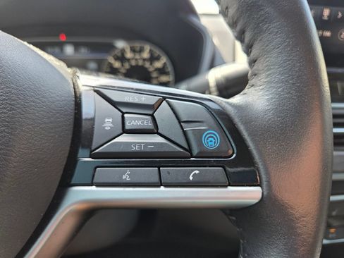 Used 2024 Nissan Altima 2.5 SV w/ SV Premium Package FWD image 14