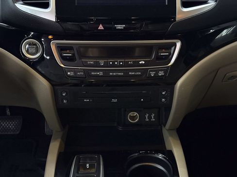 Used 2016 Honda Pilot Elite image 24
