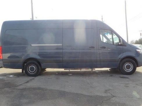 Used 2021 Mercedes-Benz Sprinter 2500 image 6