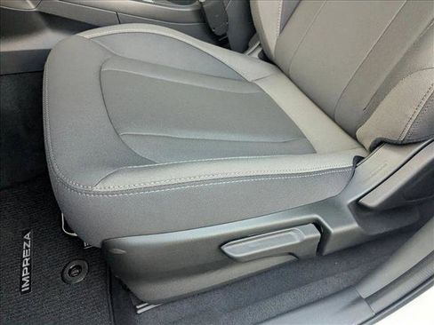 Used 2025 Subaru Impreza 2.0i image 4