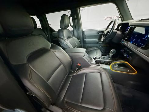 Used 2023 Ford Bronco Badlands image 27
