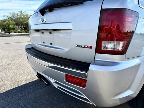 Used 2007 Jeep Grand Cherokee SRT8 w/ SRT Option Group I AWD/4WD image 10