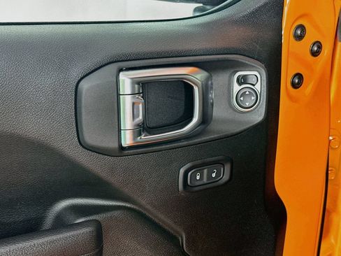 Certified 2025 Jeep Wrangler Sport AWD/4WD image 27