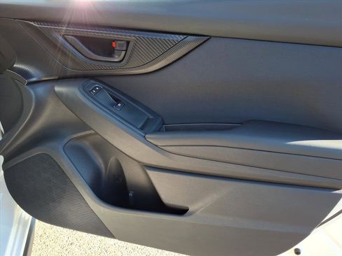 Used 2018 Subaru Crosstrek 2.0i Premium image 8