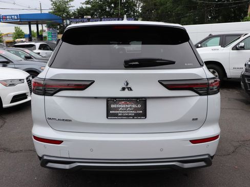 Used 2025 Mitsubishi Outlander SE AWD/4WD image 4