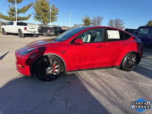 Used 2023 Tesla Model Y Performance image 14