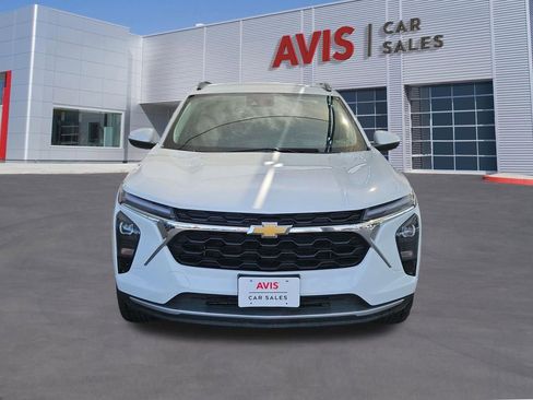 Used 2025 Chevrolet Trax LT w/ LT Convenience Package FWD image 10