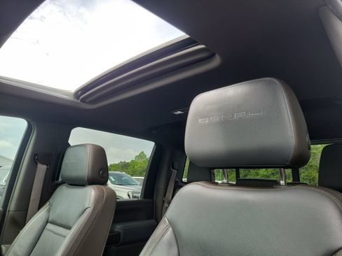 Used 2020 GMC Sierra 3500 Denali w/ Denali Ultimate Package AWD/4WD image 21