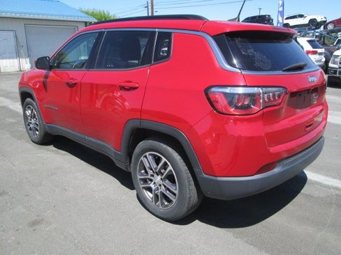 Used 2017 Jeep Compass Latitude w/ Popular Equipment Group FWD image 3