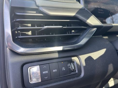 Used 2025 GMC Acadia AT4 w/ Luxury Package image 12