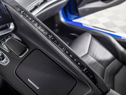 Used 2025 Chevrolet Corvette Stingray Preferred Cpe RWD image 32