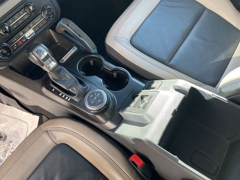 Used 2022 Ford Bronco Wildtrak image 9