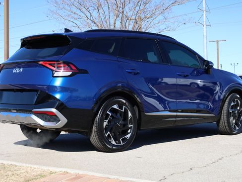 Used 2025 Kia Sportage SX image 5
