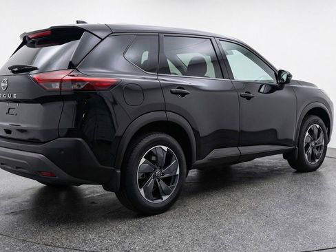 Used 2025 Nissan Rogue SV image 9
