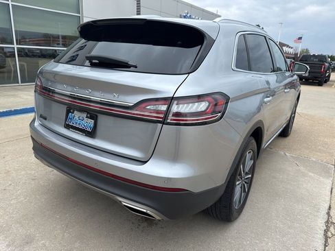 Used 2022 Lincoln Nautilus FWD image 5