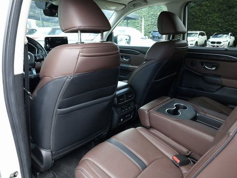 Used 2023 Honda Pilot Elite image 18