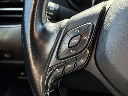 Used 2018 Toyota C-HR XLE FWD image 24