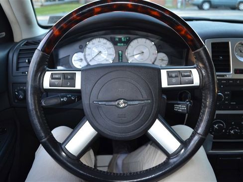 Used 2008 Chrysler 300 C image 13