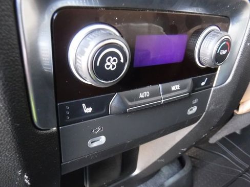 Used 2023 Chevrolet Tahoe Premier image 45