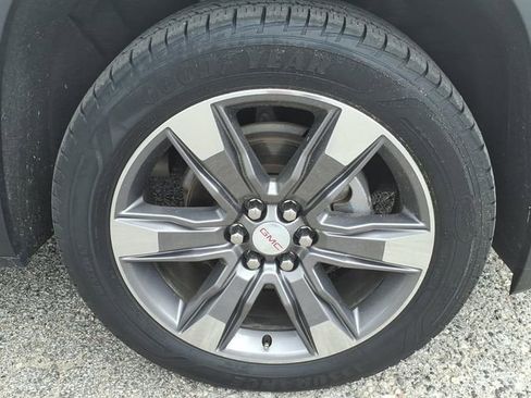 Used 2019 GMC Acadia SLT w/ LPO, Cargo Package FWD image 24