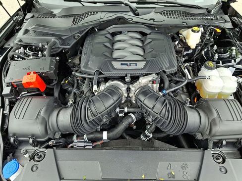 Used 2025 Ford Mustang GT Premium RWD image 27