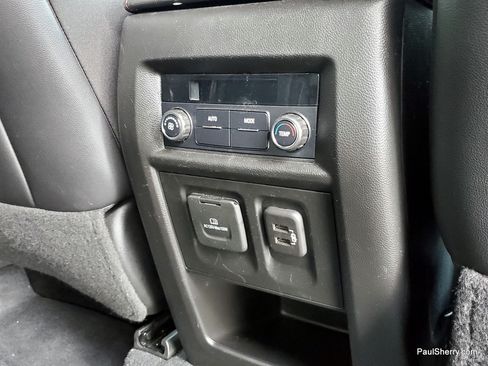 Used 2022 Chevrolet Traverse RS FWD image 53
