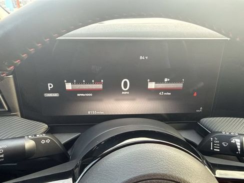 Used 2025 Nissan Kicks SR AWD/4WD image 12