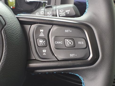 Used 2025 Jeep Wrangler Unlimited Rubicon 4xe w/ Safety Group AWD/4WD image 33