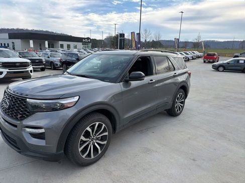 Certified 2021 Ford Explorer ST w/ Equipment Group 401A image 4