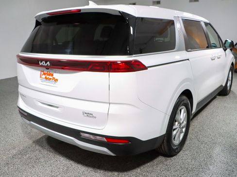 Used 2024 Kia Carnival LX FWD image 7