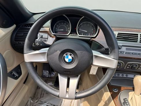 Used 2003 BMW Z4 2.5i RWD image 14