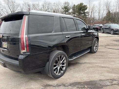 Used 2020 Cadillac Escalade Luxury w/ Escalade Sport Edition image 5