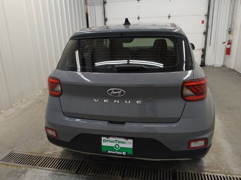 Used 2020 Hyundai Venue SE FWD image 7