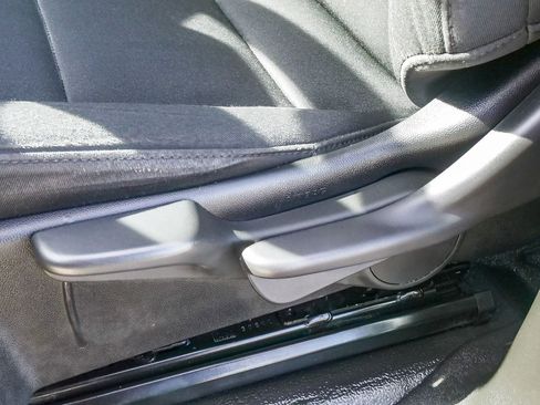 Used 2023 Chevrolet Colorado W/T image 21