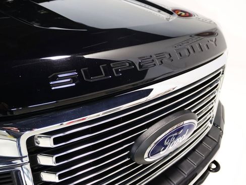 Used 2022 Ford F350 Platinum AWD/4WD image 31