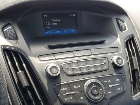 Used 2016 Ford Focus SE FWD image 17