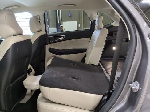 Used 2023 Ford Edge Titanium AWD/4WD image 16