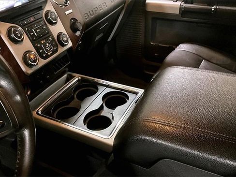 Used 2015 Ford F250 Lariat w/ Lariat Interior Package image 34