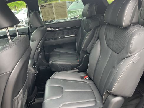 Used 2025 Hyundai Palisade Calligraphy FWD image 32