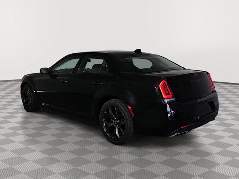Used 2021 Chrysler 300 Touring w/ Sport Appearance Package RWD image 6