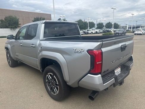 Used 2025 Toyota Tacoma TRD Sport image 14