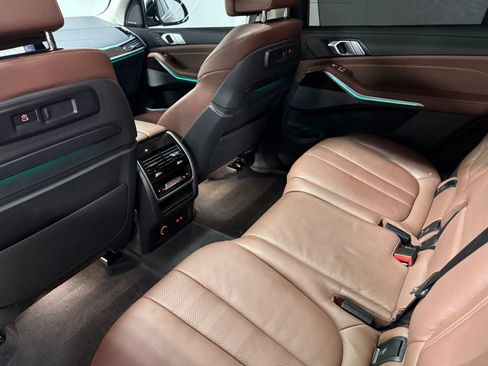 Used 2021 BMW X7 xDrive40i w/ Premium Package AWD/4WD image 52
