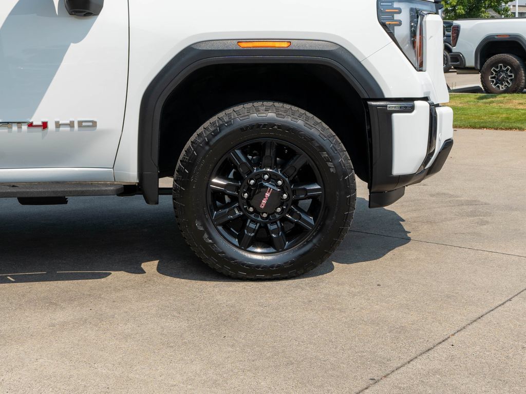 Used 2024 GMC Sierra 2500 AT4 w/ AT4 Premium Plus Package AWD/4WD image 39
