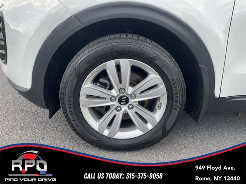 Used 2018 Kia Sportage LX w/ LX Popular Package image 8