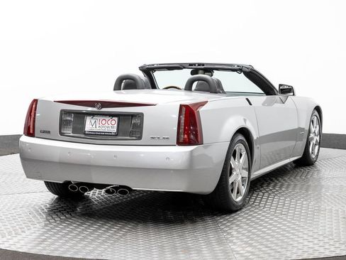 Used 2007 Cadillac XLR RWD image 5