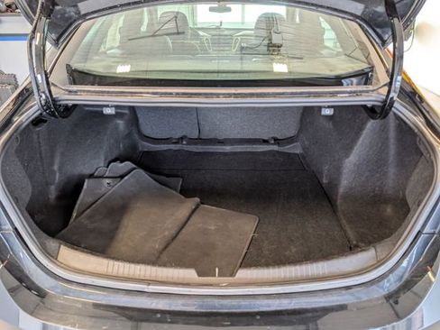 Used 2022 Chevrolet Malibu LT FWD image 28